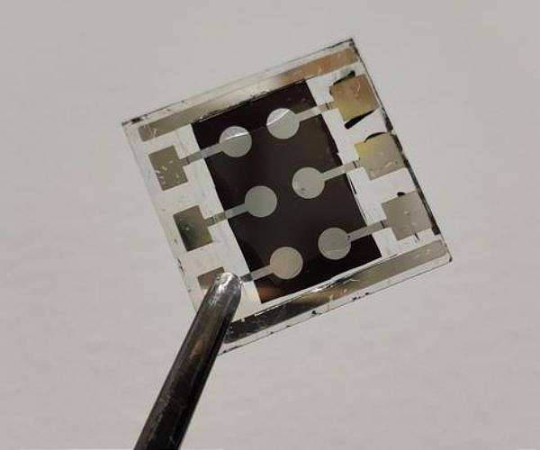 USTC Achieves New Record in Perovskite Solar Cell Efficiency