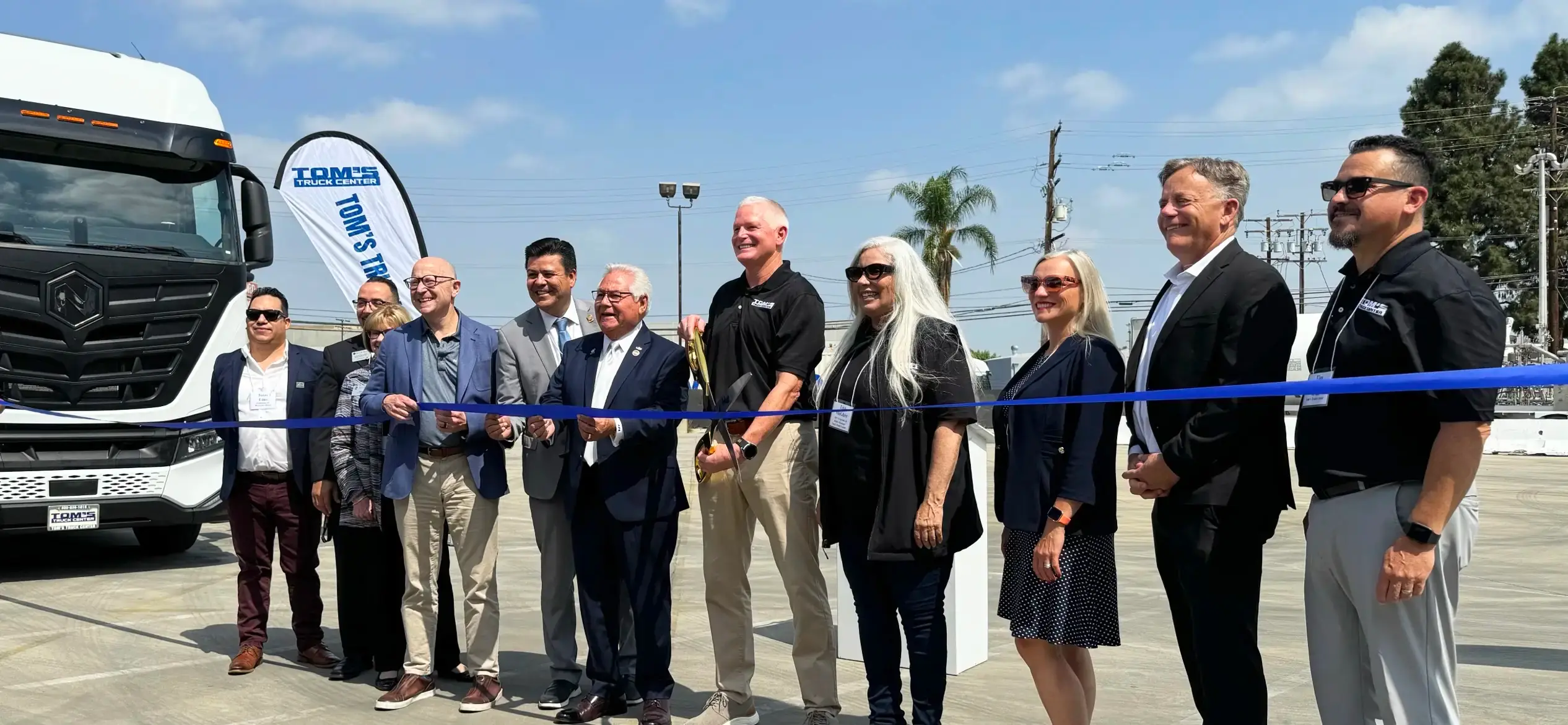 Tom’s Truck Center Becomes First U.S. Commercial Truck Dealer with Onsite Hydrogen Refueling Station